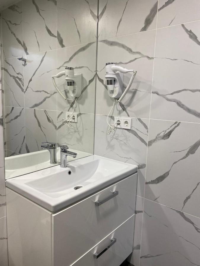 Prestige Apartments Berezinka Днепър Екстериор снимка